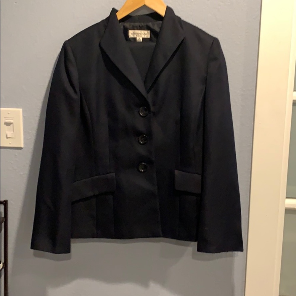 🦋 Women’s to peace dark navy pants suit